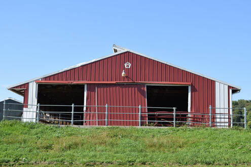 Heifer Dry/Cow Barn Heifer Dry/Cow Barn